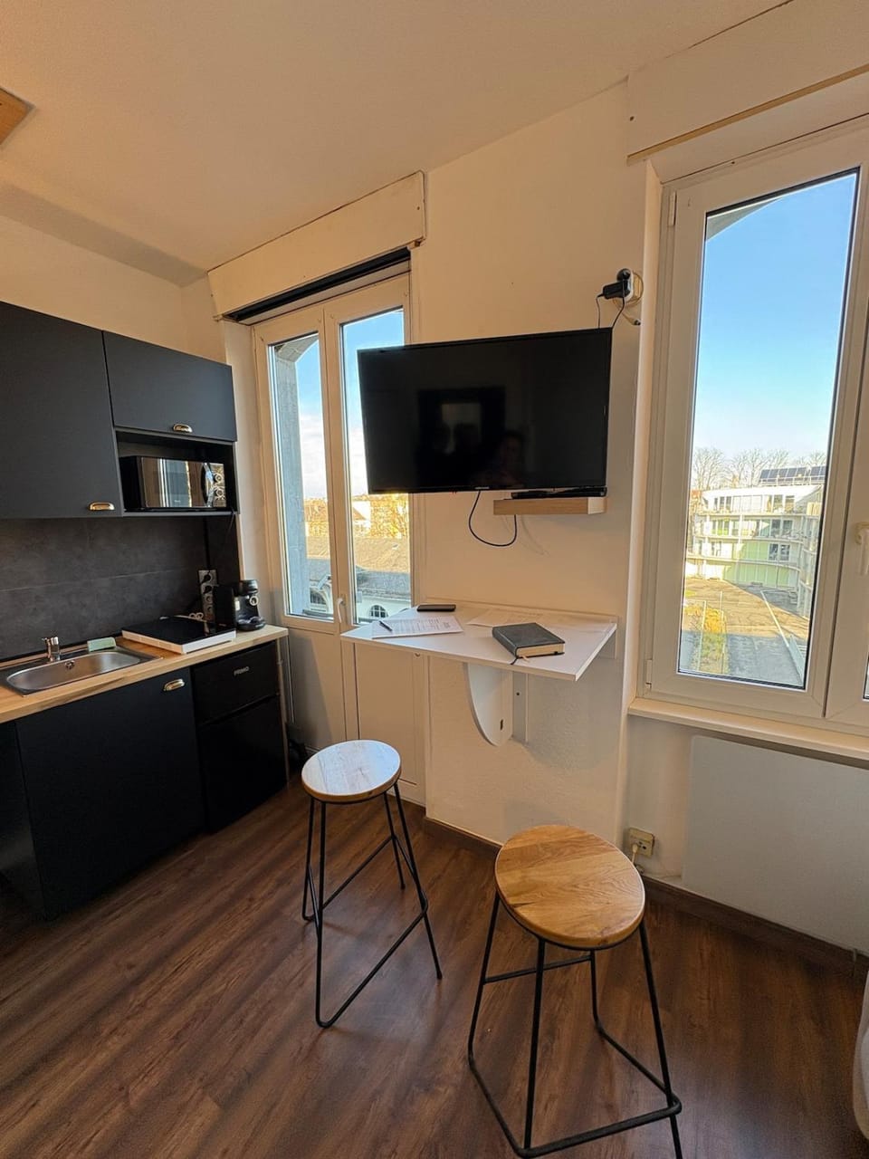 TV and multimedia, Kitchen or kitchenette, Dining area