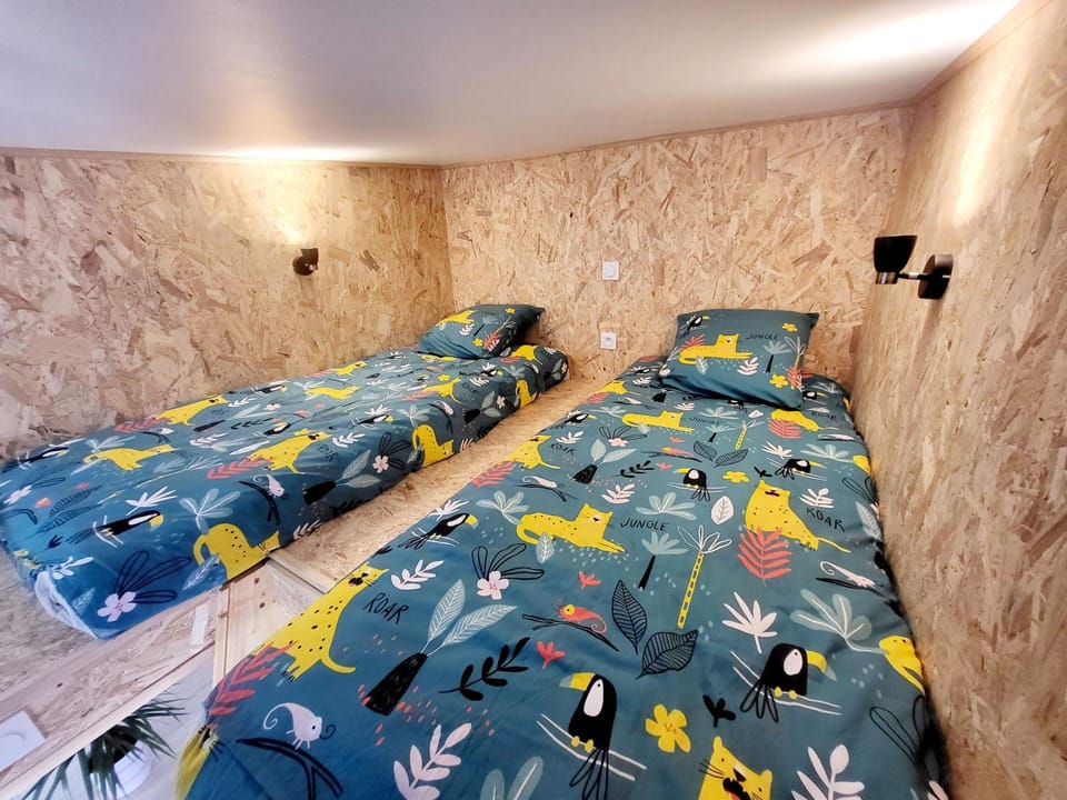 Bed, Photo of the whole room