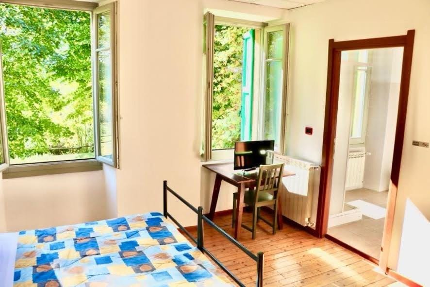 Bed, View (from property/room), Photo of the whole room, Bedroom