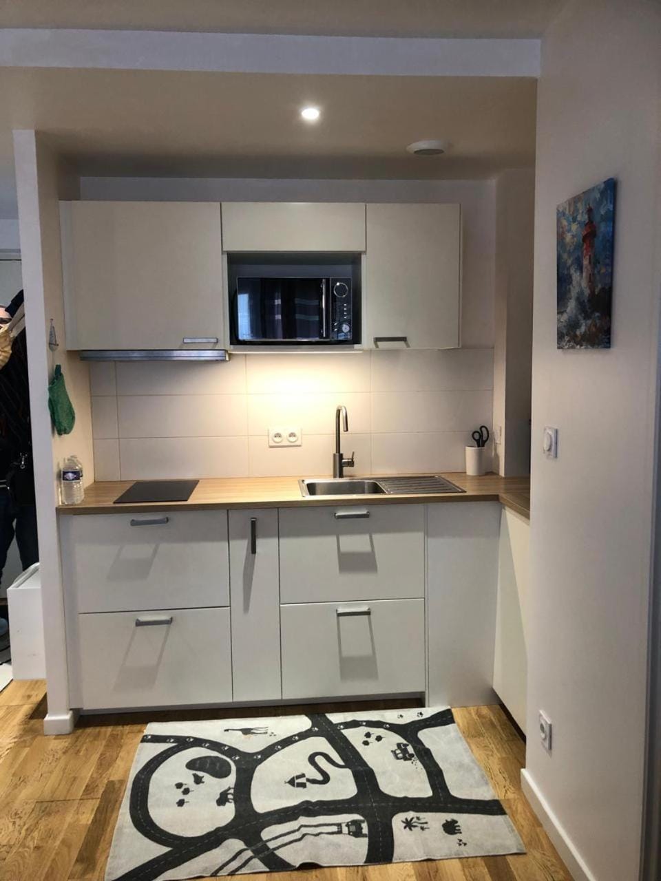 Kitchen or kitchenette, stove