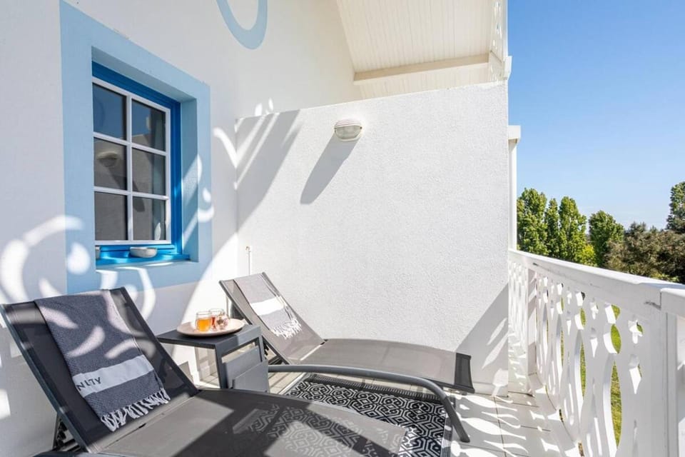 Patio, Day, View (from property/room), Balcony/Terrace, Balcony/Terrace, Living room, Seating area