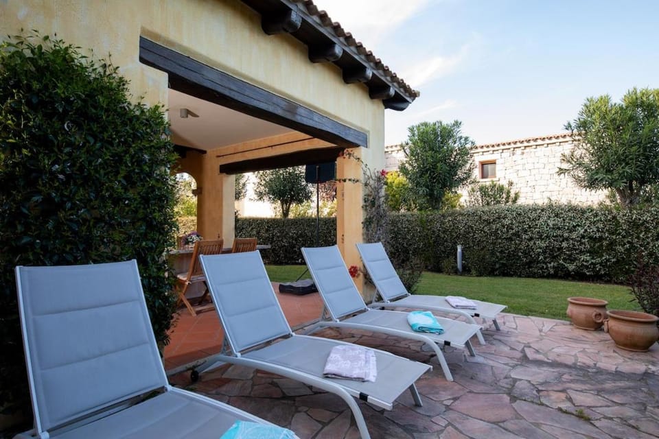 Patio, Garden, sunbed