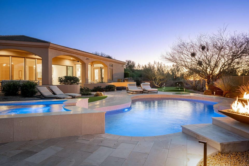 Sierra Luxe Home - Chic Design Dream Backyard with Pool House in Pinnacle Peak