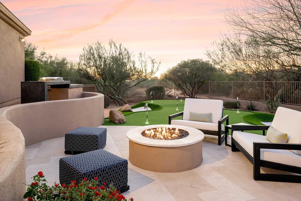 Sierra Luxe Home - Chic Design Dream Backyard with Pool House in Pinnacle Peak