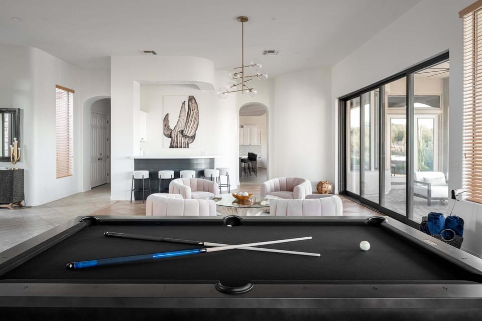 Sierra Luxe Home - Chic Design Dream Backyard with Pool House in Pinnacle Peak