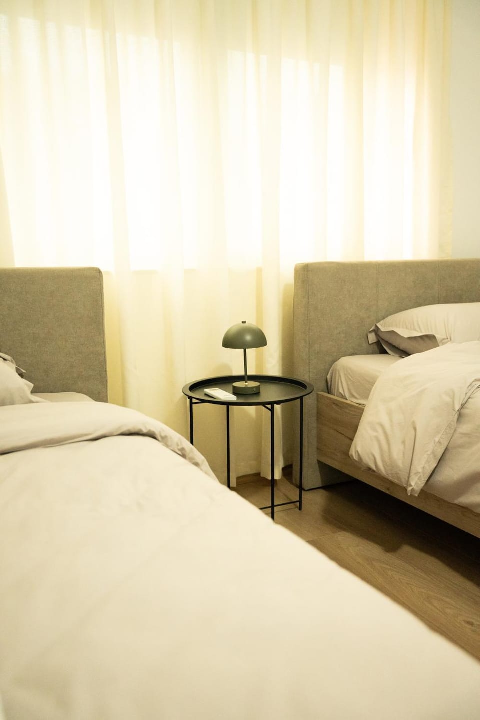 Bed, Living room, Photo of the whole room, Seating area, Bedroom
