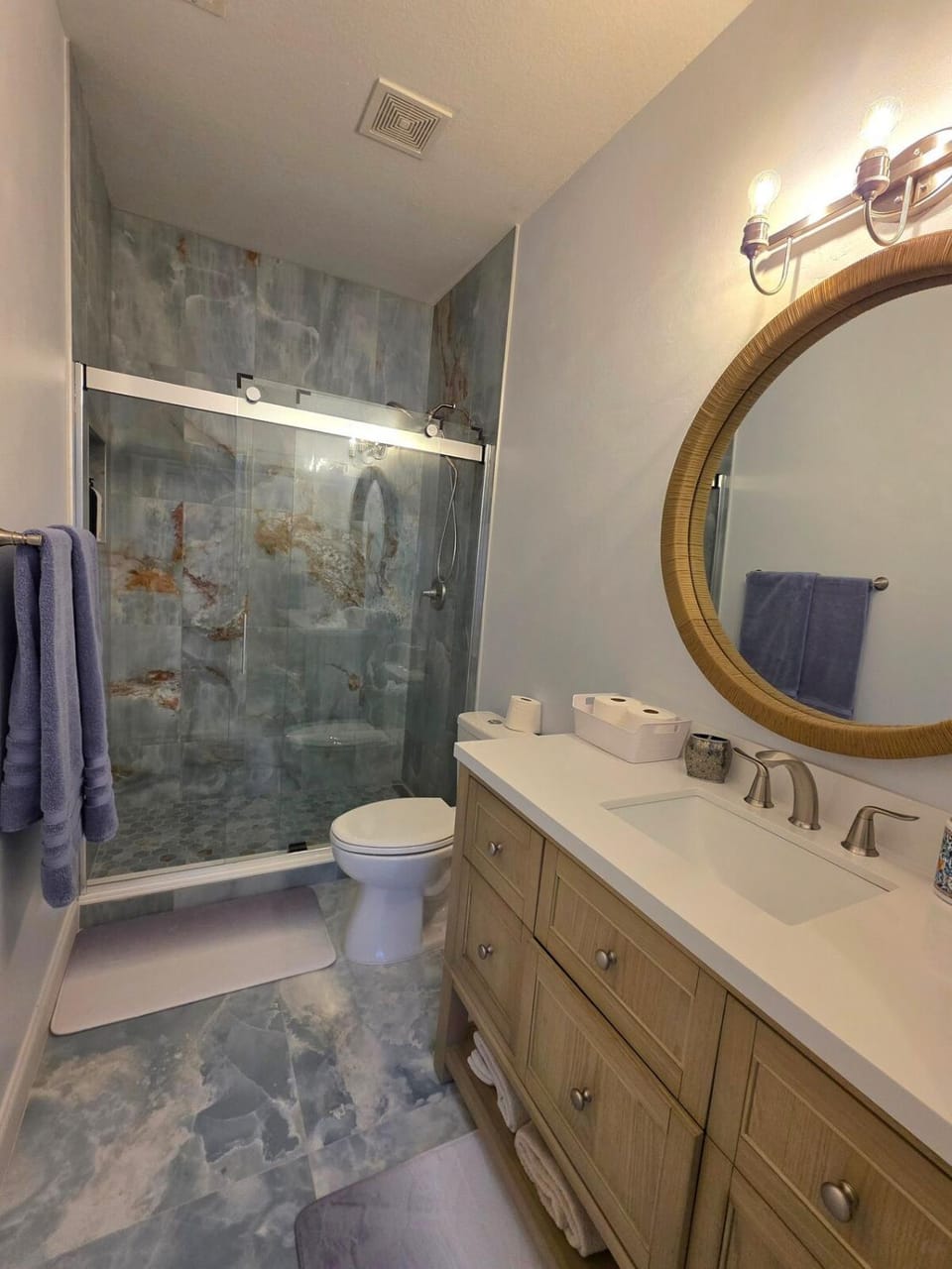 Lovely Lakeside Living House in Rockwall