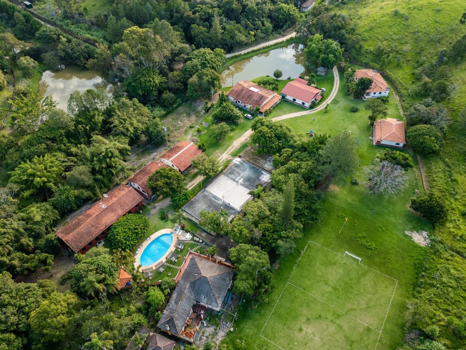 Property building, Spring, Day, Natural landscape, Bird's eye view, Garden, Garden, Garden view, Pool view, Street view, Swimming pool