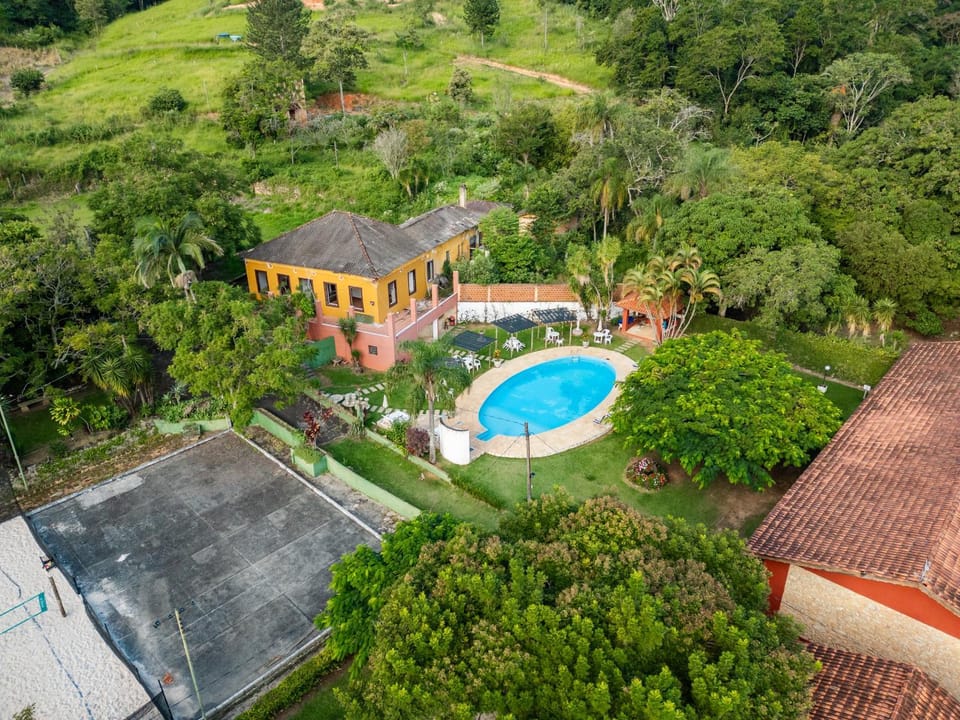 Property building, Spring, Day, Natural landscape, Bird's eye view, Garden, Garden view, Pool view, Swimming pool