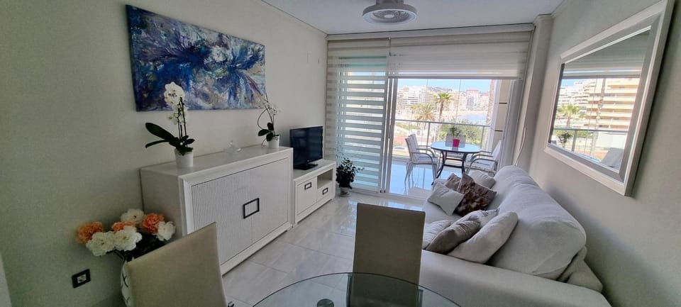 Magic holiday - 1st line, seaview, pool & parking Apartment in Calp