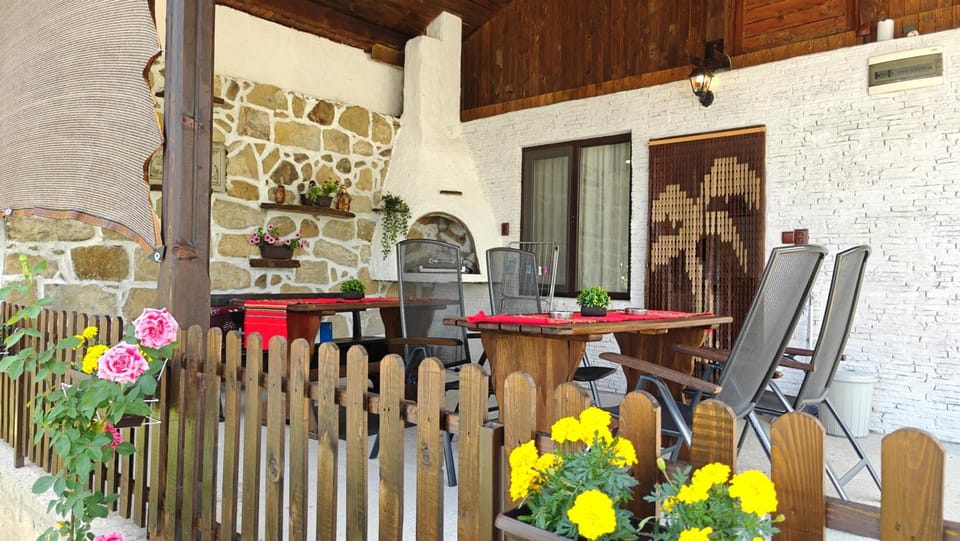 Patio, Garden, View (from property/room), Balcony/Terrace, Dining area, Garden view