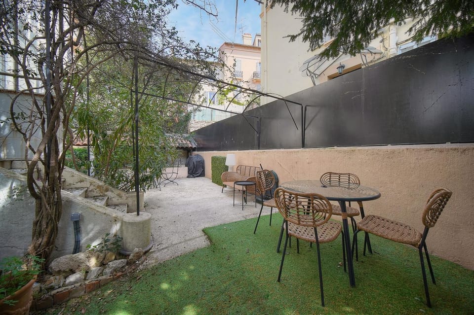Sublime appartement luxe T3 incroyable Jardin Plein cœur Cannes Apartment in Cannes
