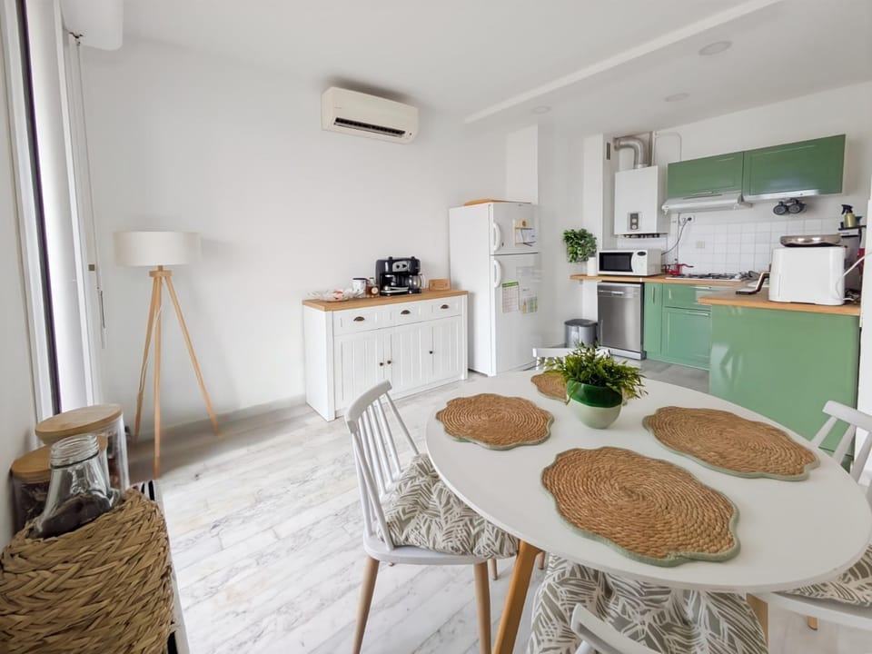 Bright 2-bedroom & beautiful sea view Apartment in Ajaccio