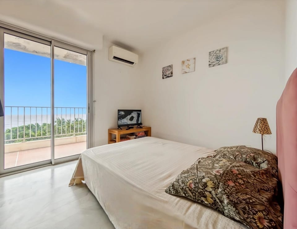 Bright 2-bedroom & beautiful sea view Apartment in Ajaccio