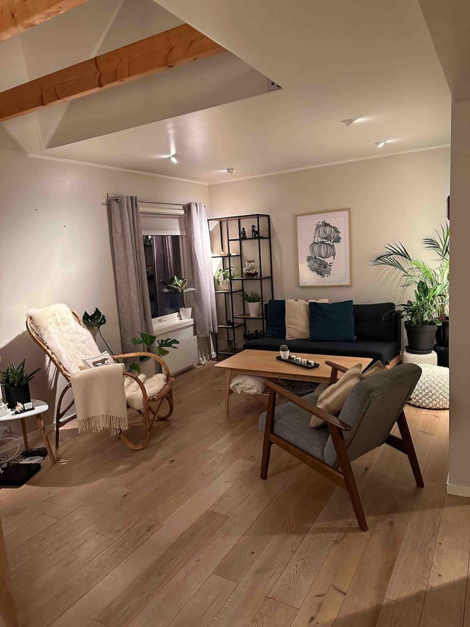 Living room, Seating area