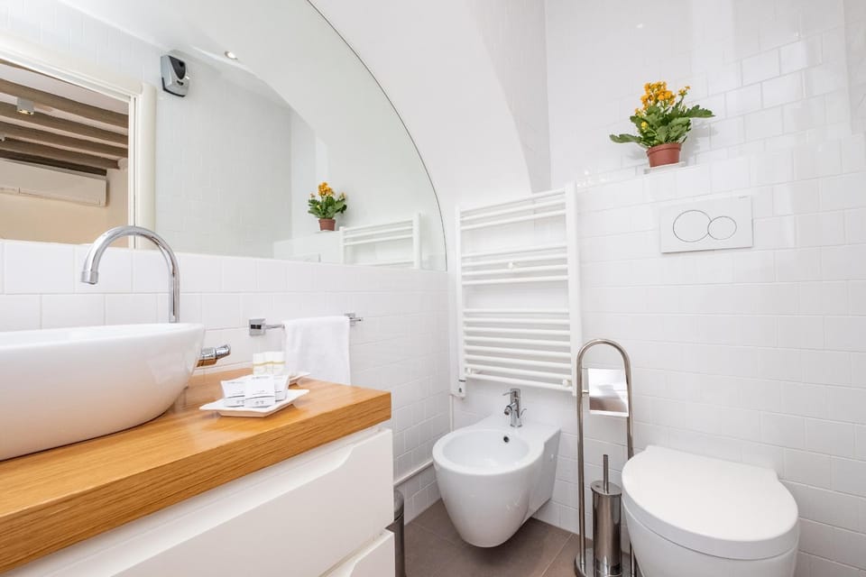 Toilet, Bathroom, bidet, towels
