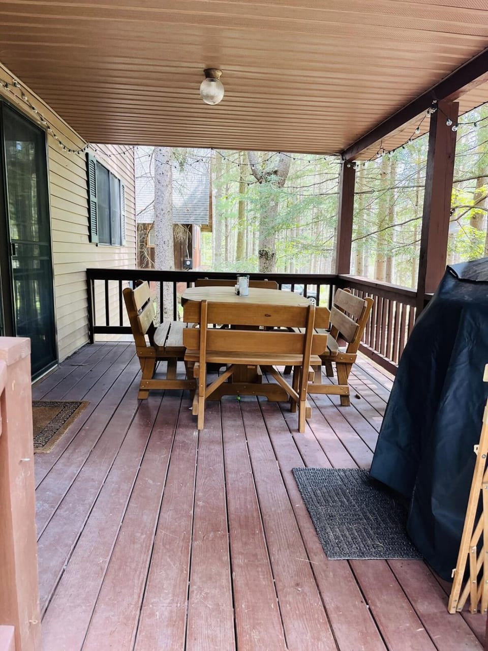 On a Whim Peaceful 2 bedroom home plus loft in charming lakefront community House in Deep Creek Lake