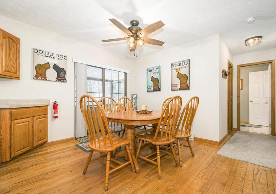 On a Whim Peaceful 2 bedroom home plus loft in charming lakefront community House in Deep Creek Lake