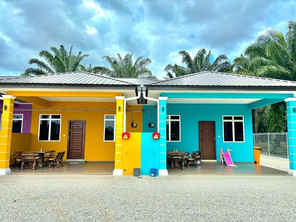 Property building, Day
