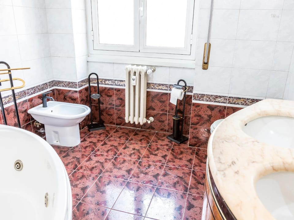 Bathroom, Bath