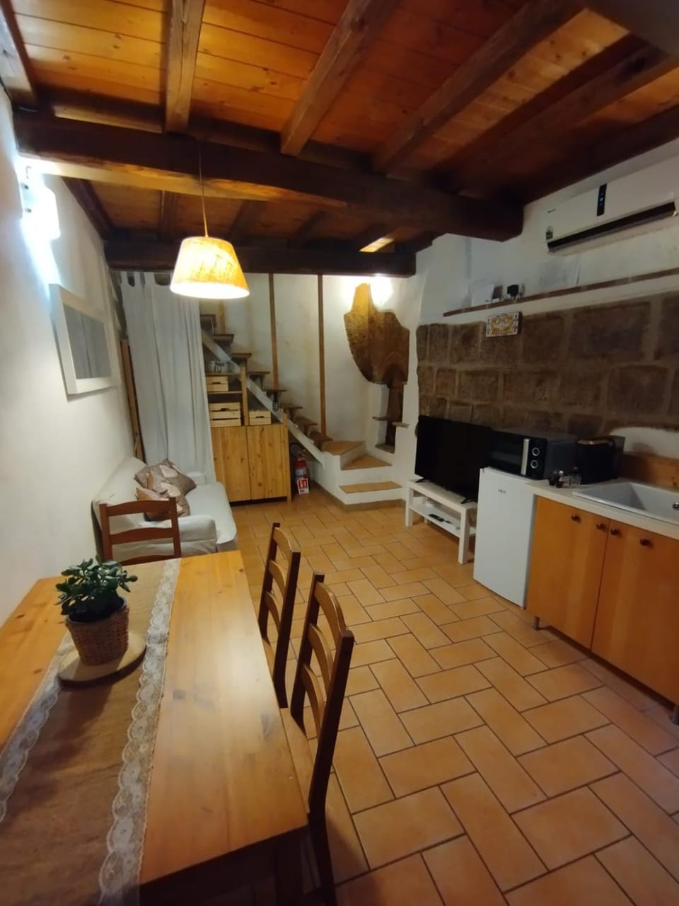 Kitchen or kitchenette, Dining area, pet friendly, stove