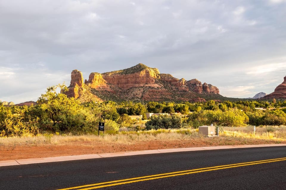 Red Rock Vista Home - Luxe Comfort & Breathtaking Views House in Village of Oak Creek