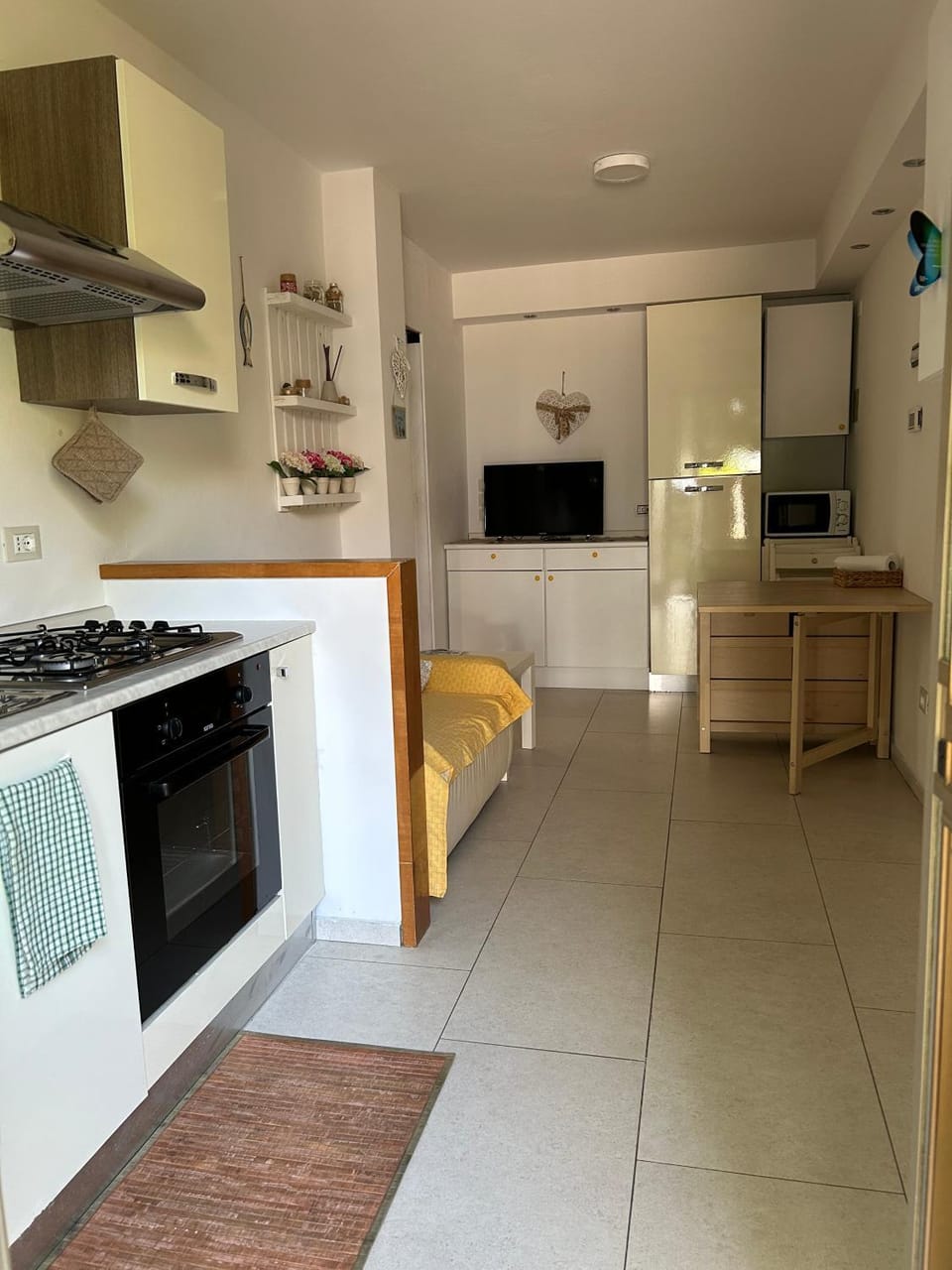 TV and multimedia, Kitchen or kitchenette, Dining area, oven, pet friendly, stove