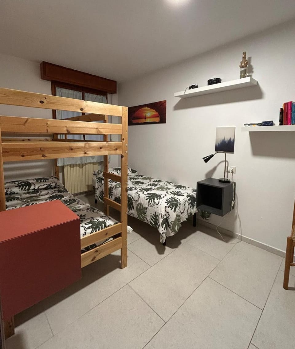 Bed, Bedroom, bunk bed