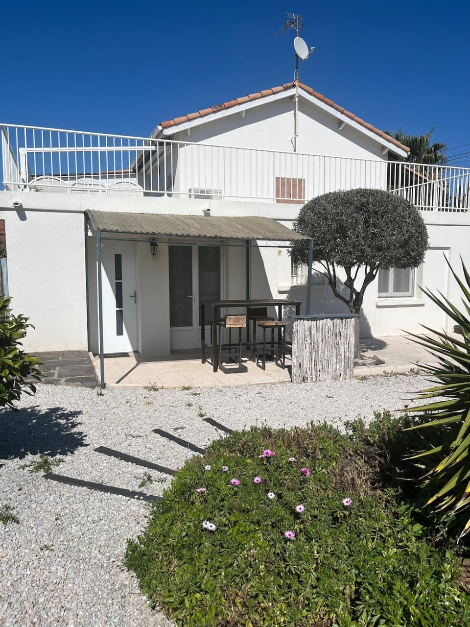 Property building, Patio
