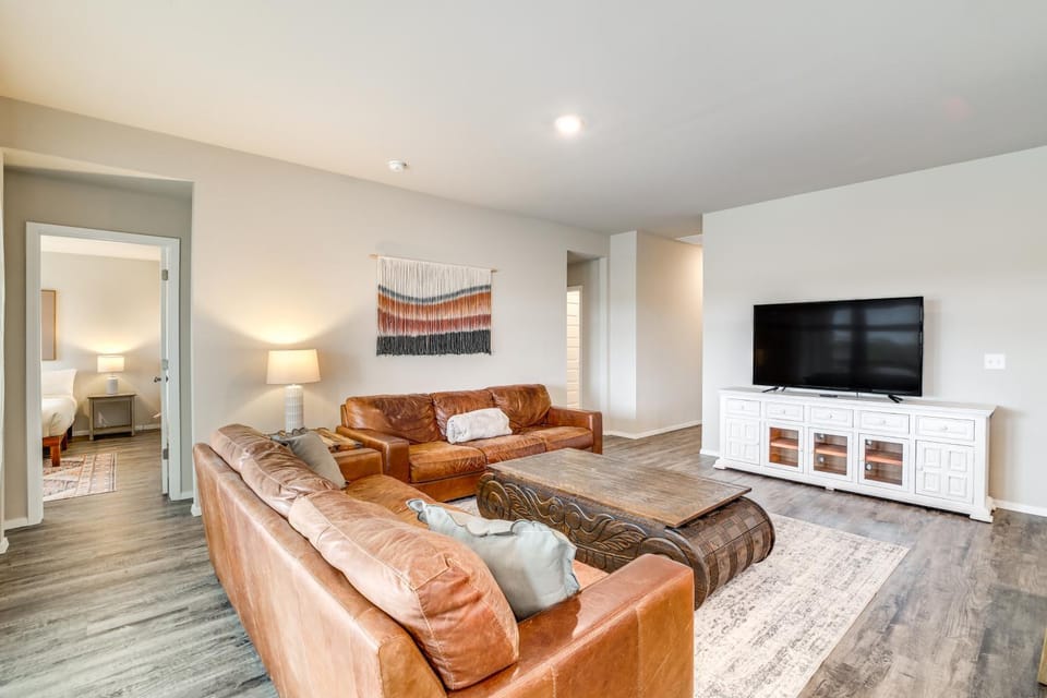 14 Mi to Tulsa: Home w/ Patio in Broken Arrow House in Broken Arrow