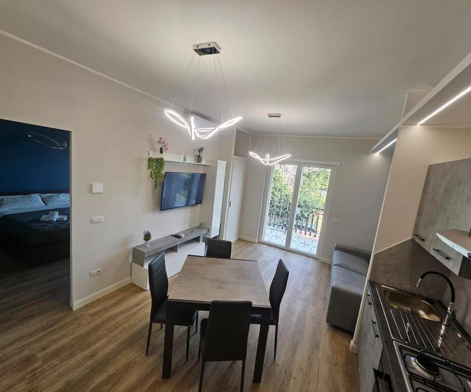 TV and multimedia, Living room, Dining area, Evening entertainment