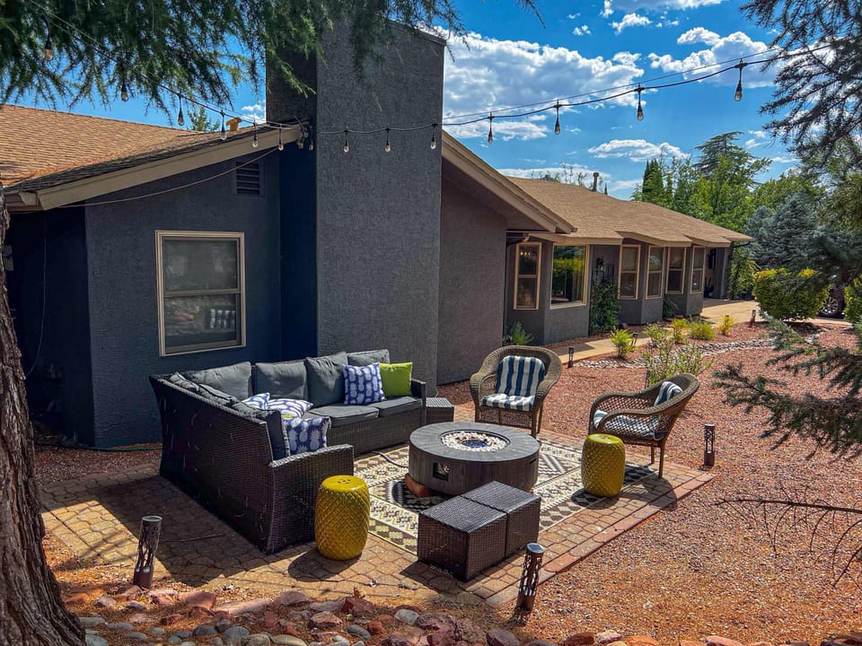 Crimson Canyon Home - Majestic Nature Southwest Charm House in Sedona