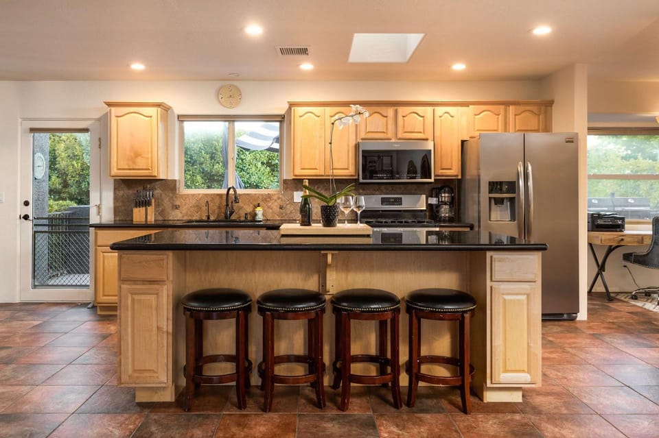 Crimson Canyon Home - Majestic Nature Southwest Charm House in Sedona