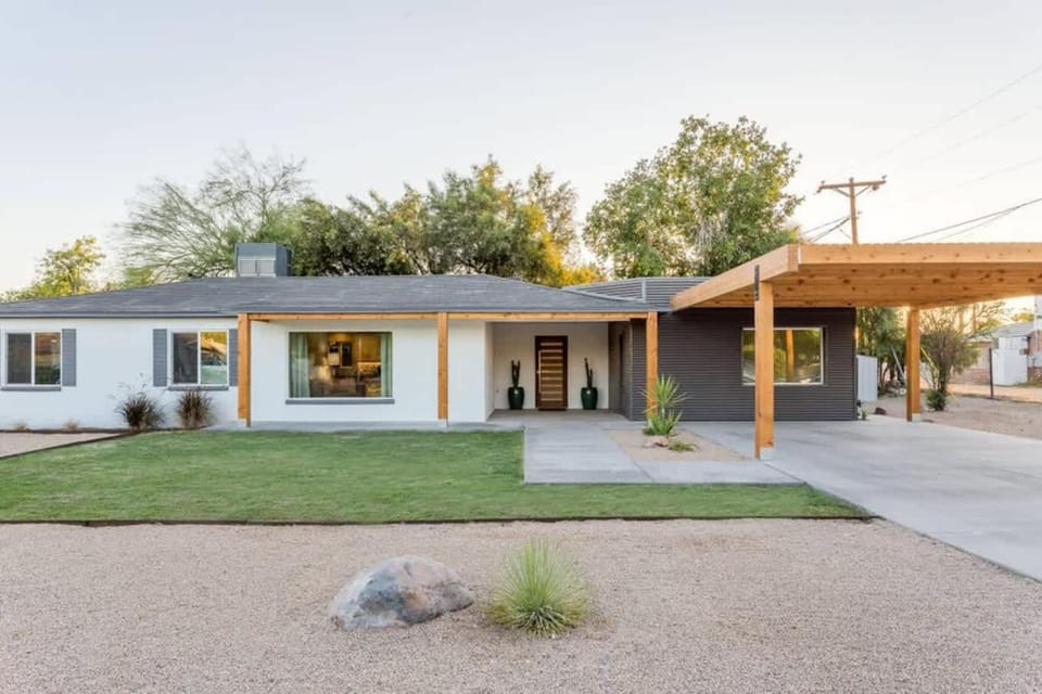 Tangerine Terrace Home - Modern Living Firepit BBQ House in Phoenix
