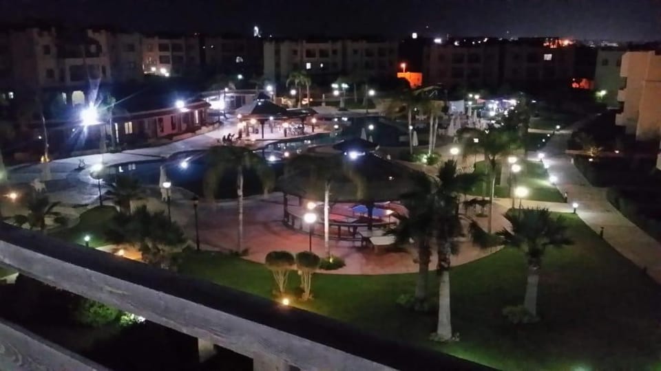 شالية دور اول مكيف بالكامل 3 غرف - 2 حمام - بقرية نيس 4 - الساحل الشمالي Chalet in Egypt
