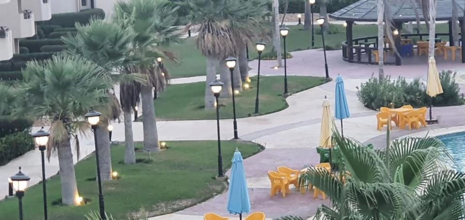 شالية دور اول مكيف بالكامل 3 غرف - 2 حمام - بقرية نيس 4 - الساحل الشمالي Chalet in Egypt