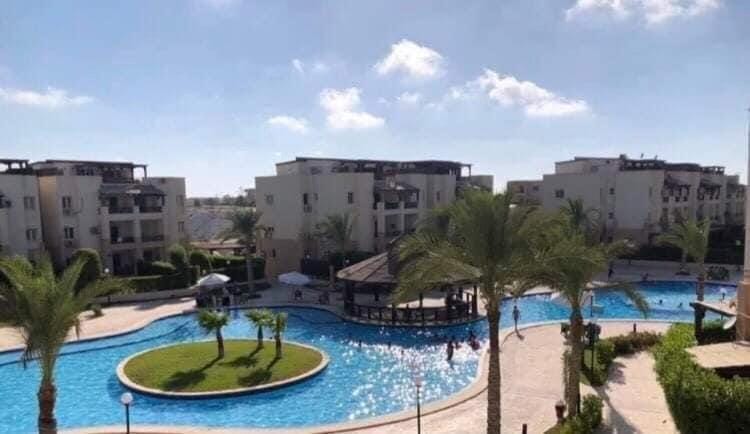 شالية دور اول مكيف بالكامل 3 غرف - 2 حمام - بقرية نيس 4 - الساحل الشمالي Chalet in Egypt