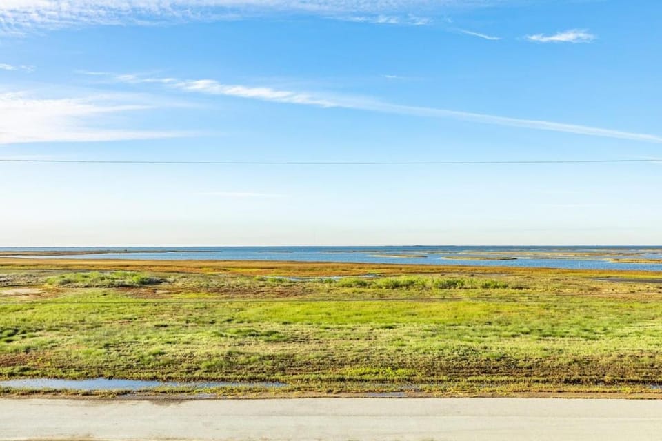 Sunchaser House in Hitchcock