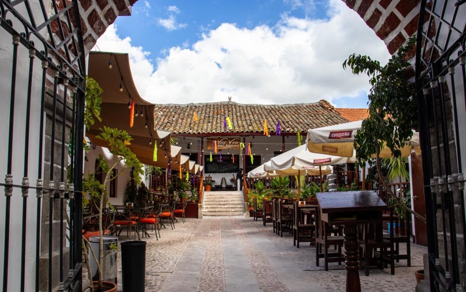 Restaurant/places to eat, Balcony/Terrace
