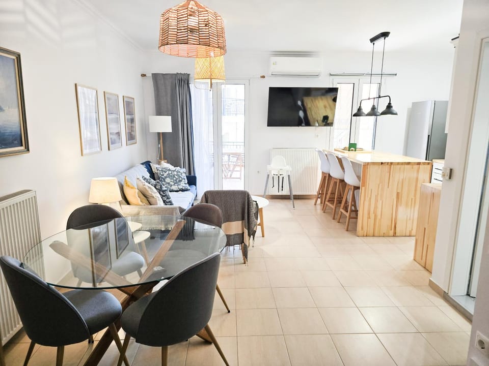 TV and multimedia, Dining area