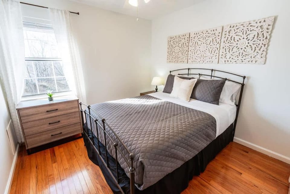The Eastside 2BR Near 5Points House in East Nashville