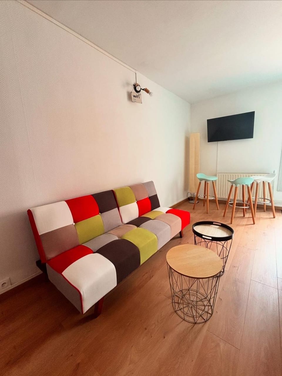 Communal lounge/ TV room, TV and multimedia, Living room, Seating area