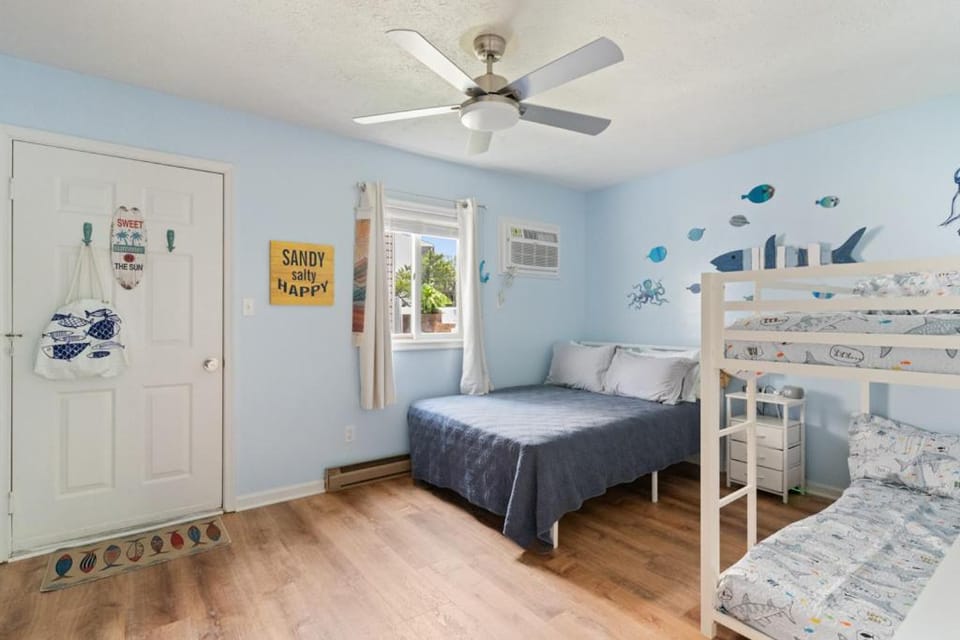 Renovated 1-Bedroom Condo with Pool, Bikes, & Beach Access in North Ocean City, MD Apartment in Ocean City