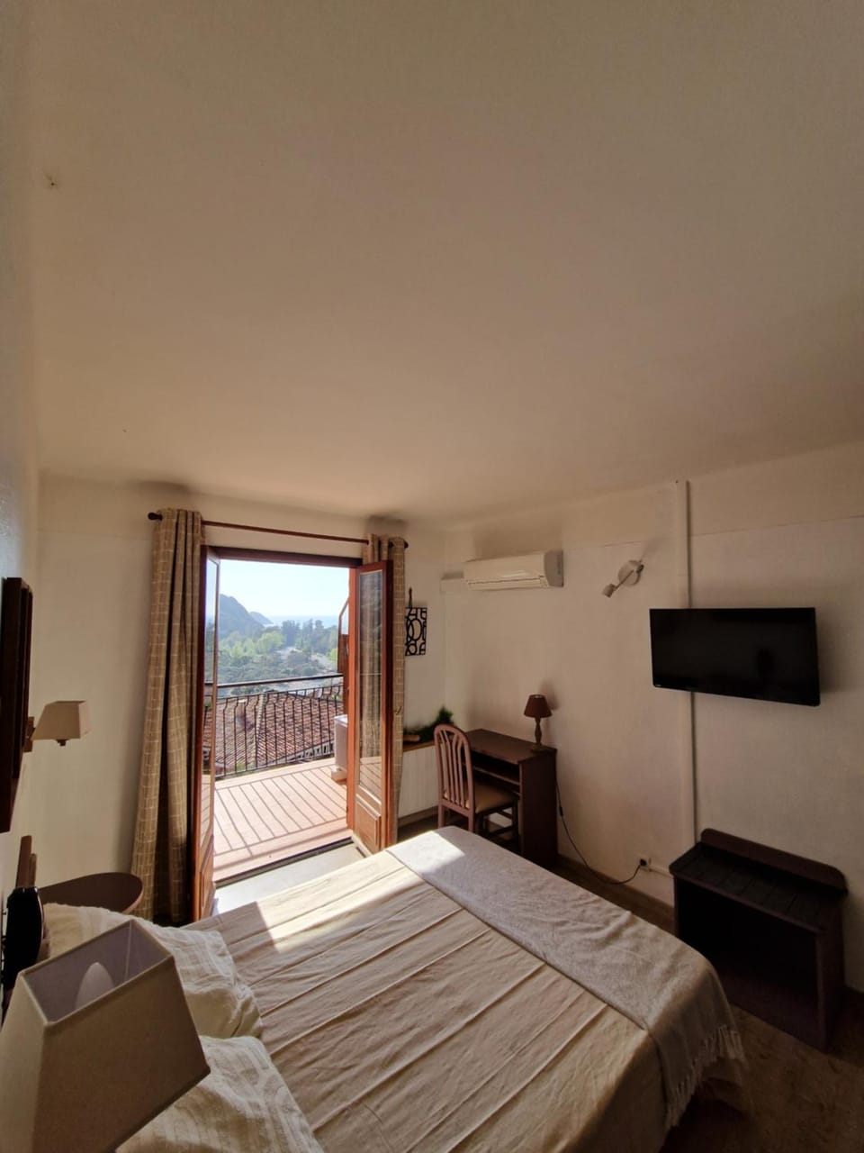 TV and multimedia, View (from property/room), Photo of the whole room