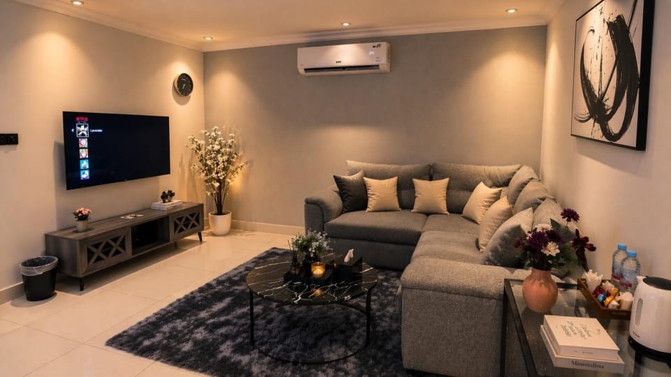 Communal lounge/ TV room, TV and multimedia, Living room, Seating area, Evening entertainment
