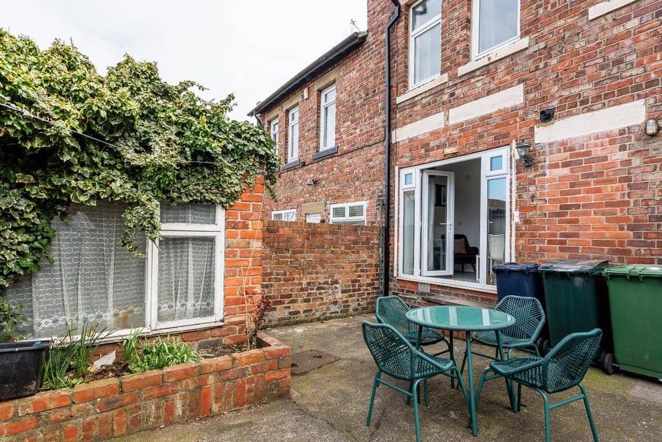 Gateshead 4 BR Home for Serenity Stay House in Gateshead