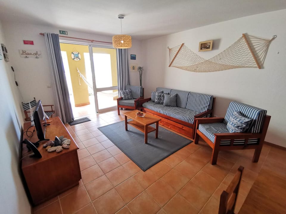 Sea & Sand Guest House Apartment in Madeira District