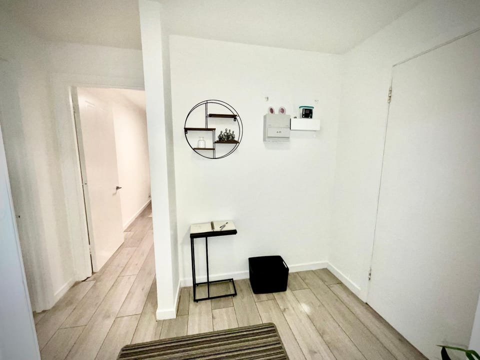 Luxury 1 Bed Tower Bridge Apartment in London Borough of Southwark