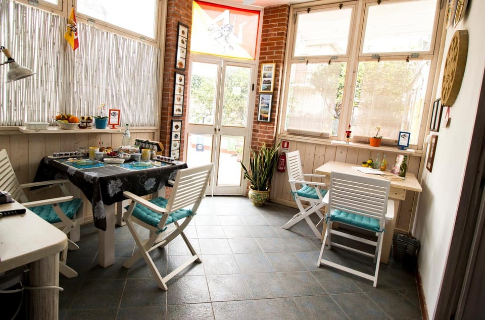 Communal lounge/ TV room, Lobby or reception, Food, Breakfast, Continental breakfast, Italian breakfast, American breakfast, Non alcoholic drinks