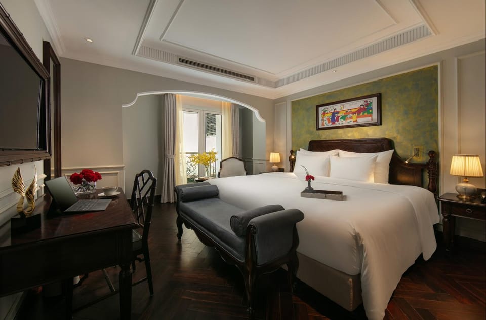 Bed, TV and multimedia, Balcony/Terrace, Bedroom, City view